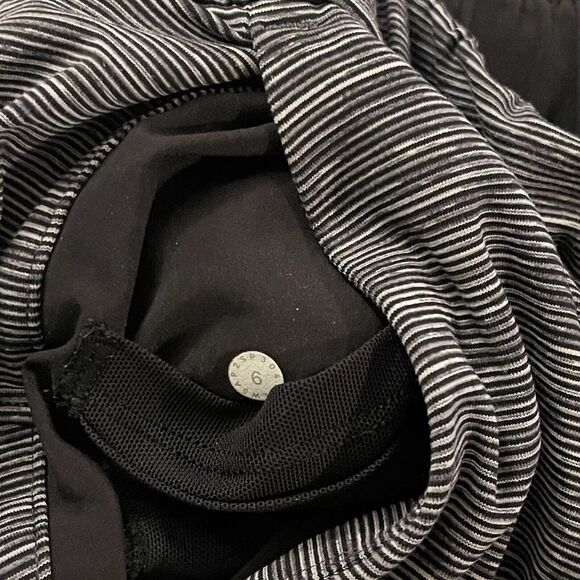 Lululemon On The Fly Pant 28" Size 6 Wee Are From Space Black Slate / Black - Picture 8 of 11